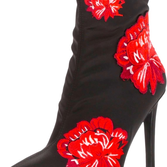 JESSICA SIMPSON BLACK SATIN JS PELANNA BOOT  RED ROSE APPLIQUÉ PULL ON SIZE 9.5M - Picture 2 of 7